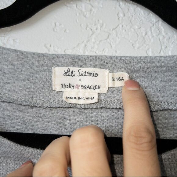 Lili Sidonio x Molly Bracken Gray Cut Out Fringe Top‎ Size Small - Picture 4 of 6